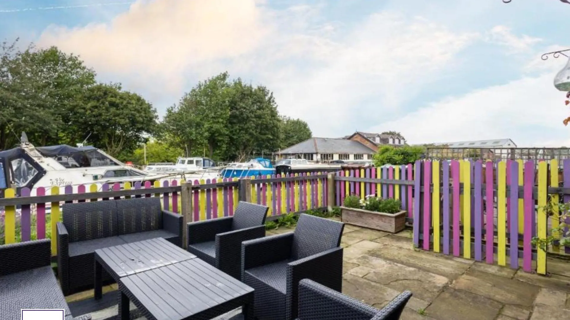 Alt-Stay Calder Canal Wakefield - Semi-Rural, Near M1 J41 And Wakefield Centre - Parking & Wi-Fi - Contractors, Pets & Long Stays Welcome Σπίτι διακοπών